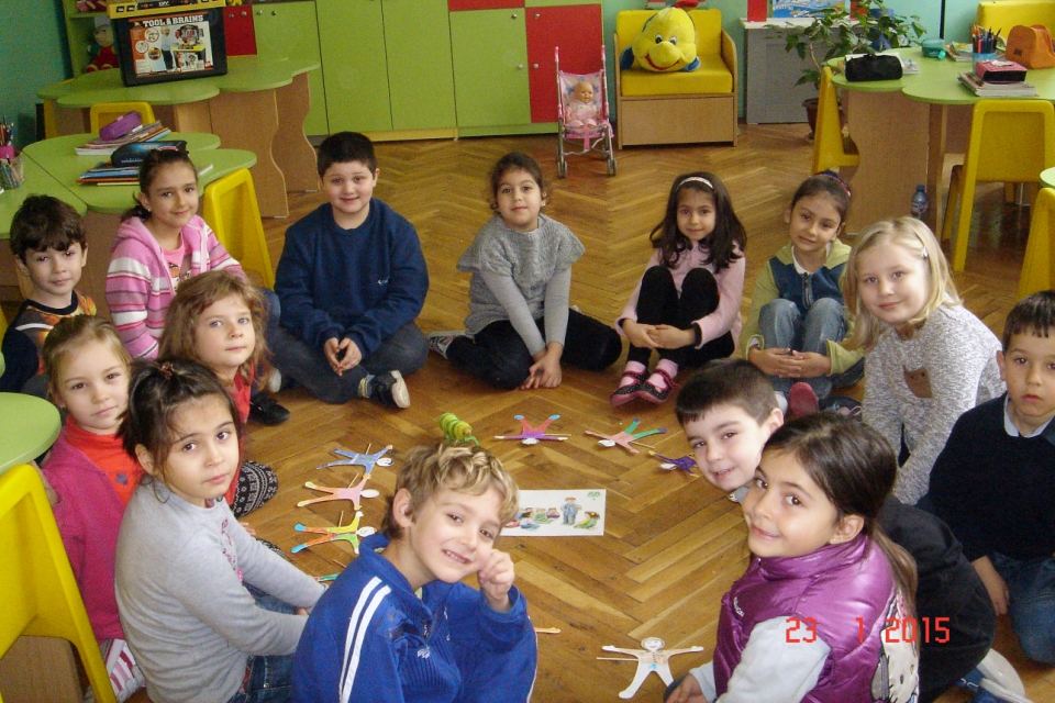 Bulgaria_children sitting floor